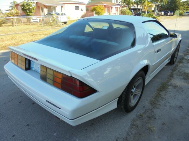 1988 White Chevrolet Camaro Coupe