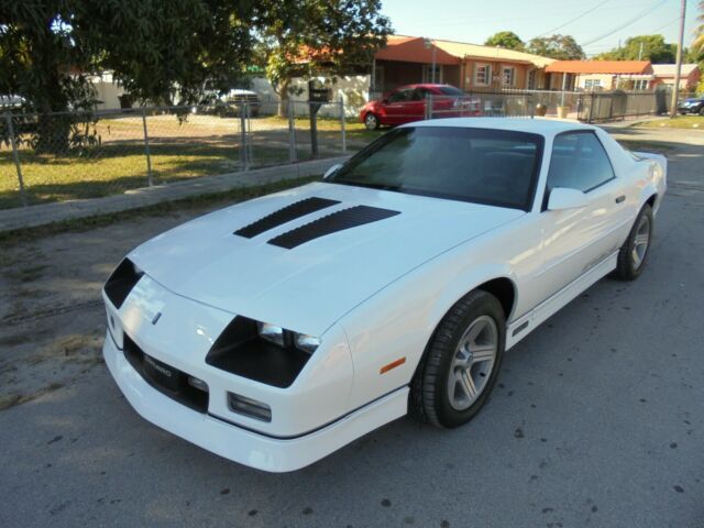 1988 White Chevrolet Camaro Coupe