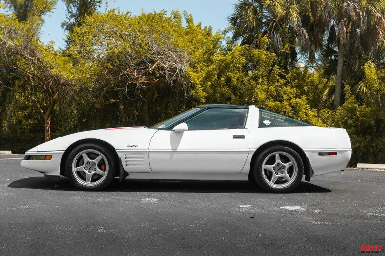 1991 White Chevrolet Corvette